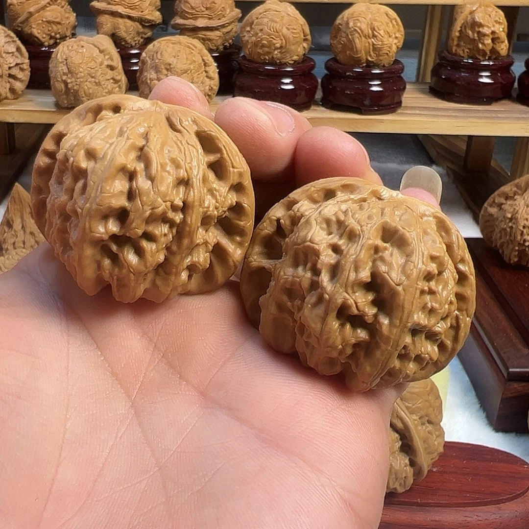 冰***人球白白狮子核桃的