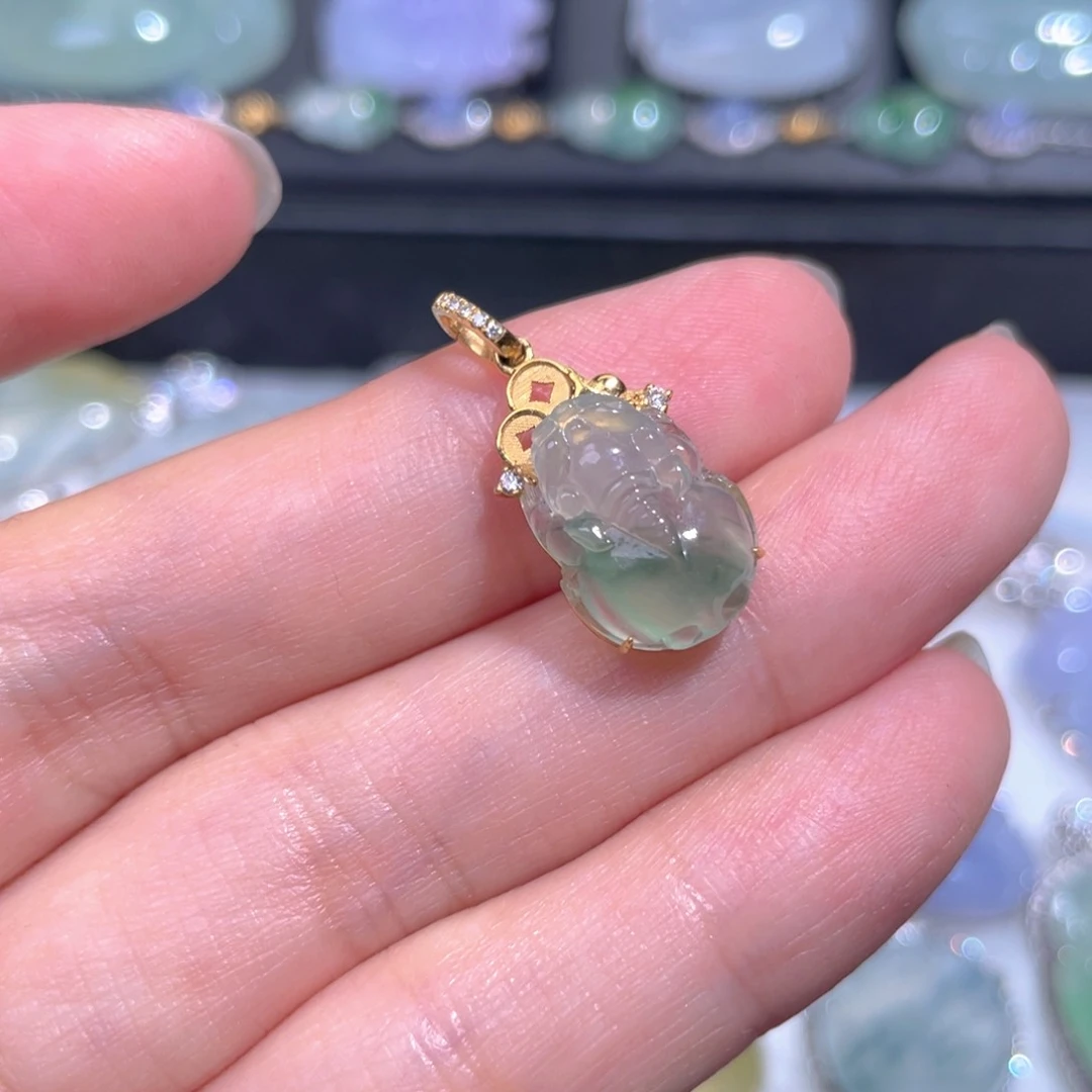 颈饰18K金镶嵌翡翠翡翠