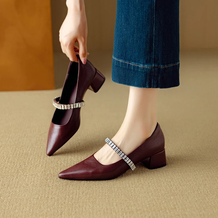 尖头浅口单鞋女一字扣带水钻粗跟高跟鞋小皮鞋英伦风玛丽珍鞋女鞋