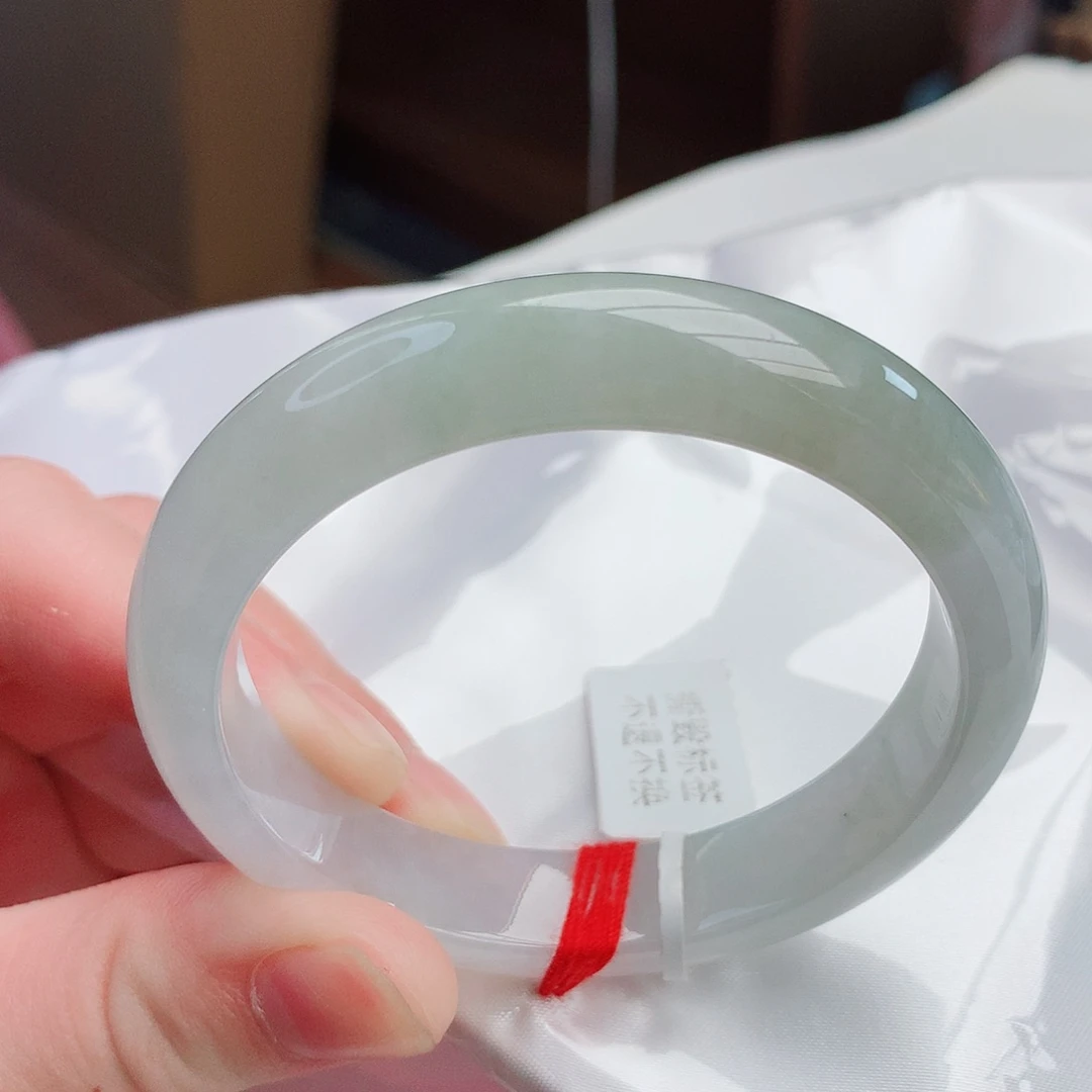 翡翠手镯未镶嵌天然翡翠A货