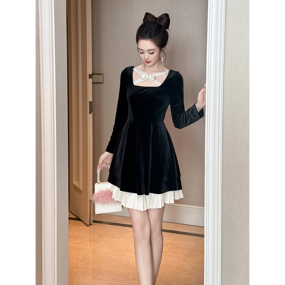 2025秋季新款女甜美气质镂空蝴蝶结收腰显瘦百褶丝绒连衣裙65242