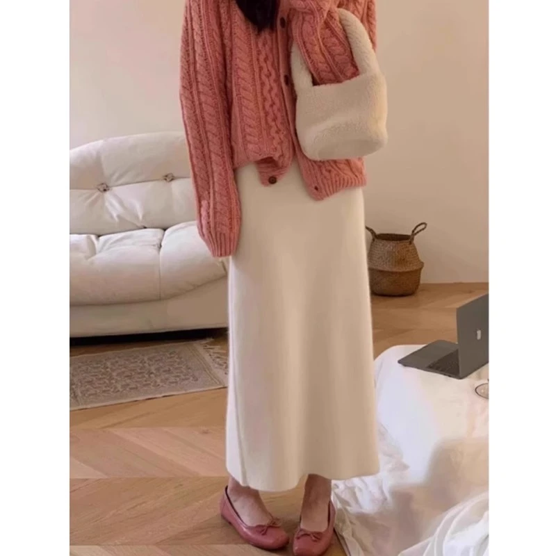 芊芊芙软糯白色针织半身裙女春秋高腰a字半裙直筒中长裙包臀裙子