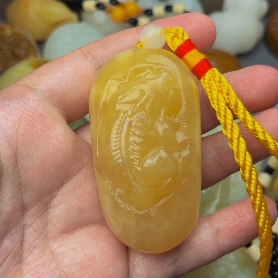 石材方解石手把件貔貅