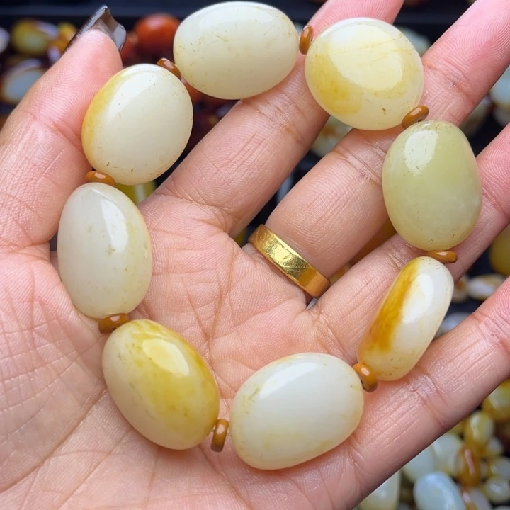 江***醉和田玉未镶嵌颈饰