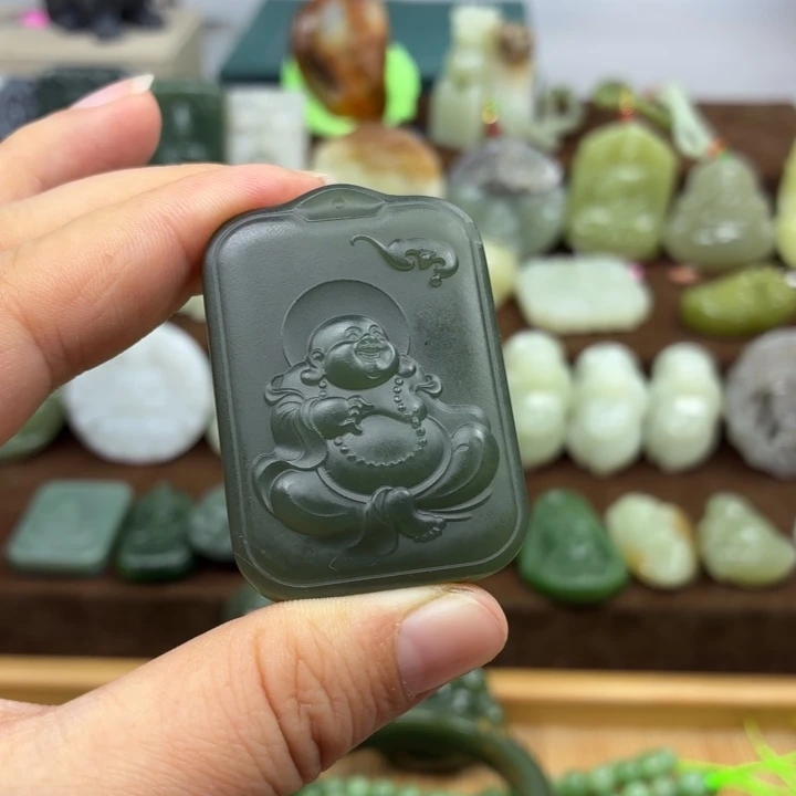 和田玉未镶嵌颈饰