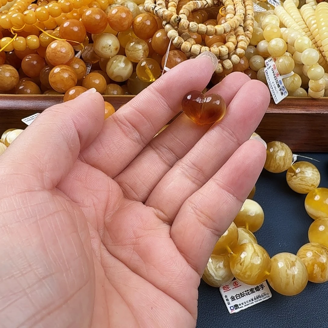 琥珀未镶嵌珠宝奇石