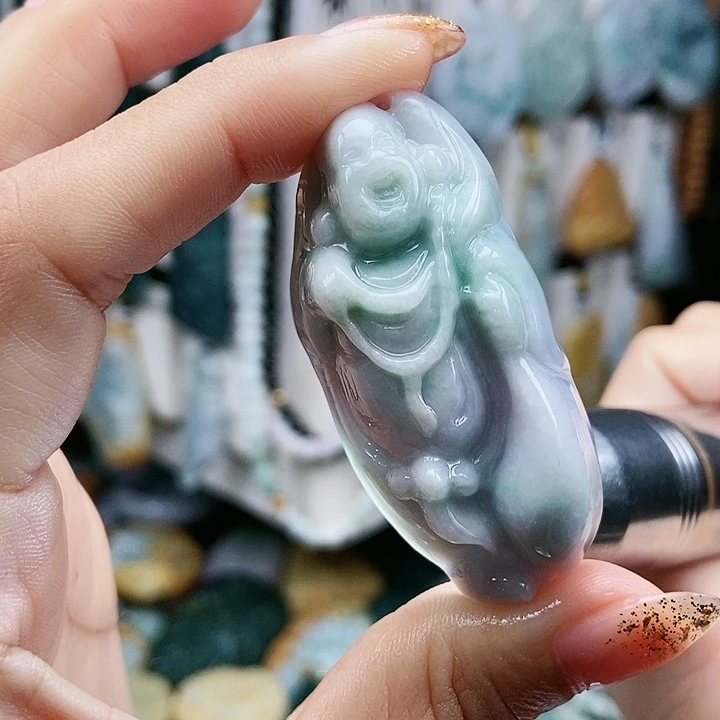 颈饰足铂镶嵌翡翠翡翠