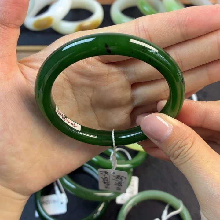 和田玉（碧玉）手镯未镶嵌