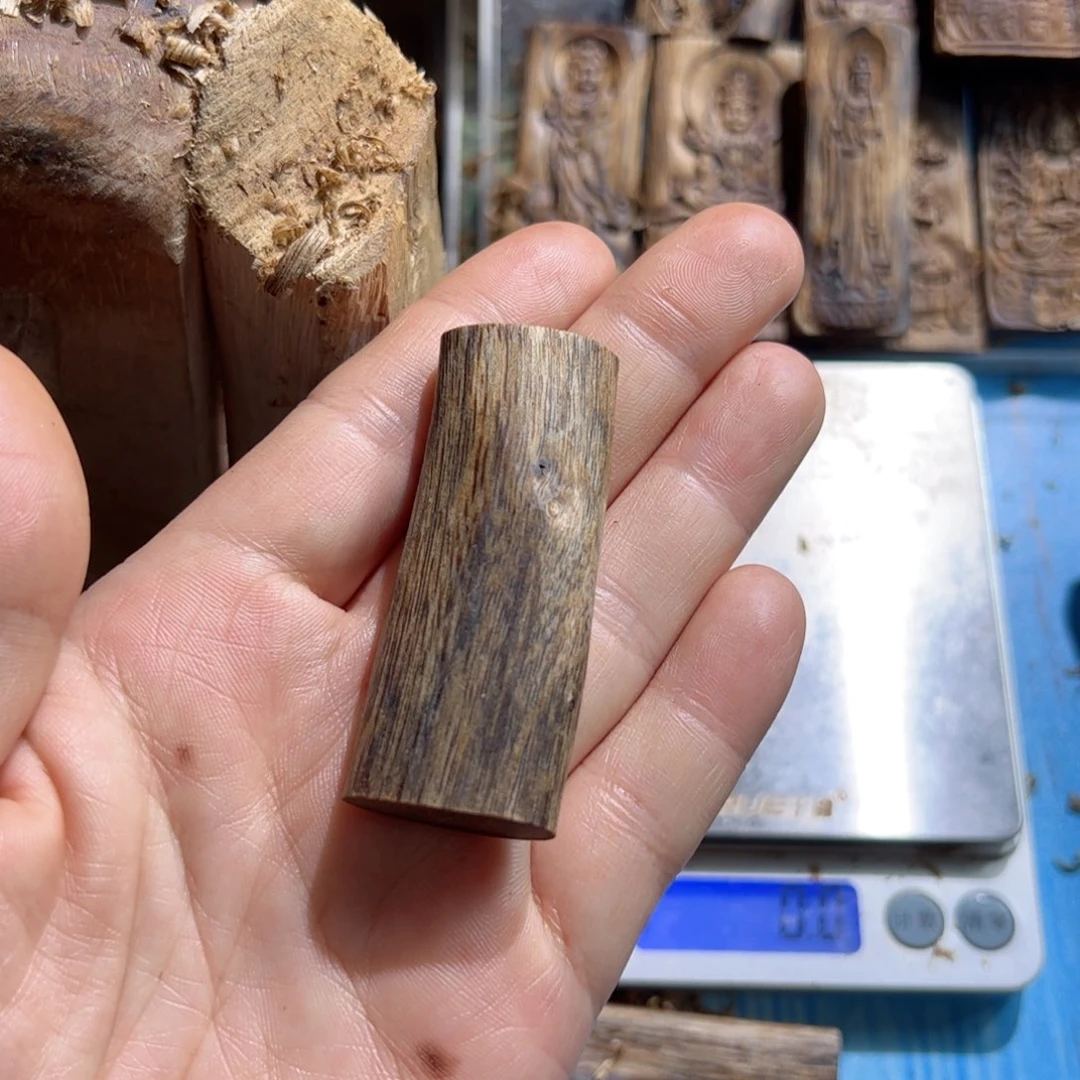 沉香吊坠白棋素牌10克