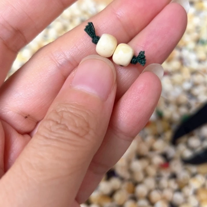 裸石蜜蜡未镶嵌7mm一对
