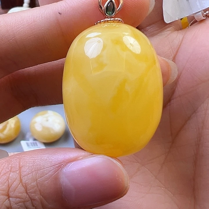 蜜蜡未镶嵌珠宝奇石