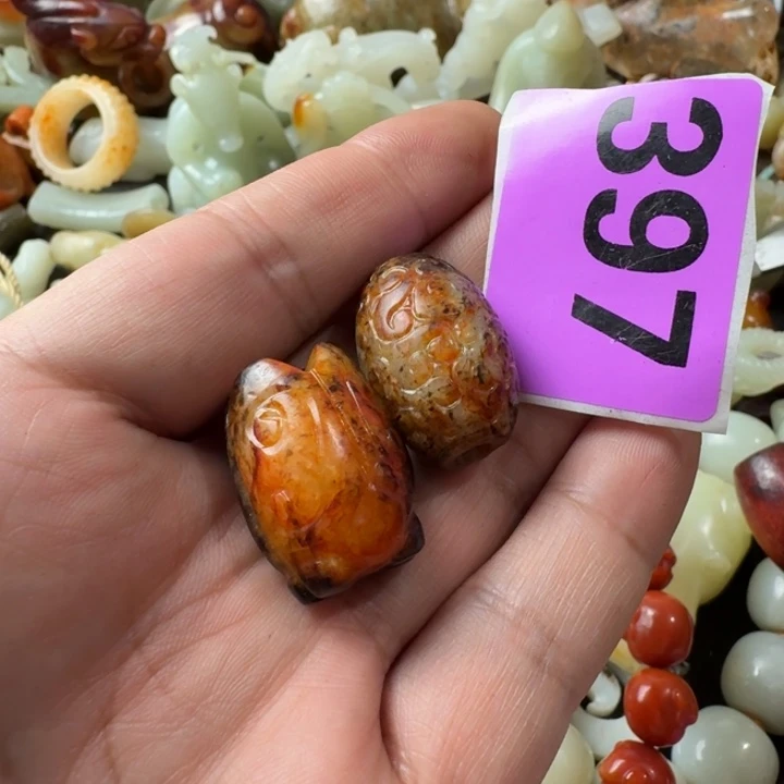 素***年和田玉未镶嵌颈饰