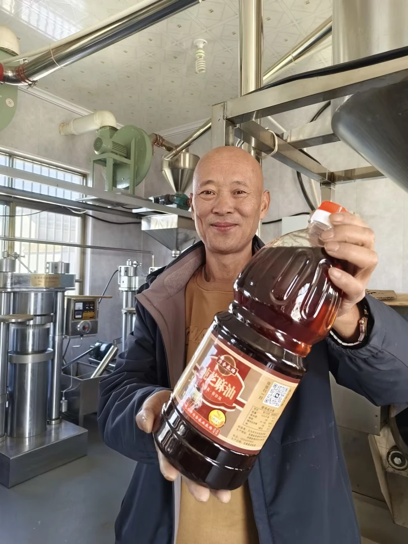 为合纯芝麻油2.5升0添加0色素0勾兑凉拌火锅油碟麻油4.6斤包邮