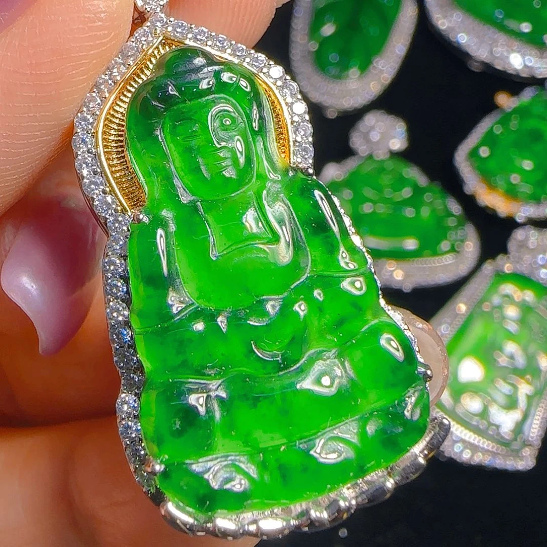 翡翠吊坠(赠链)未镶嵌