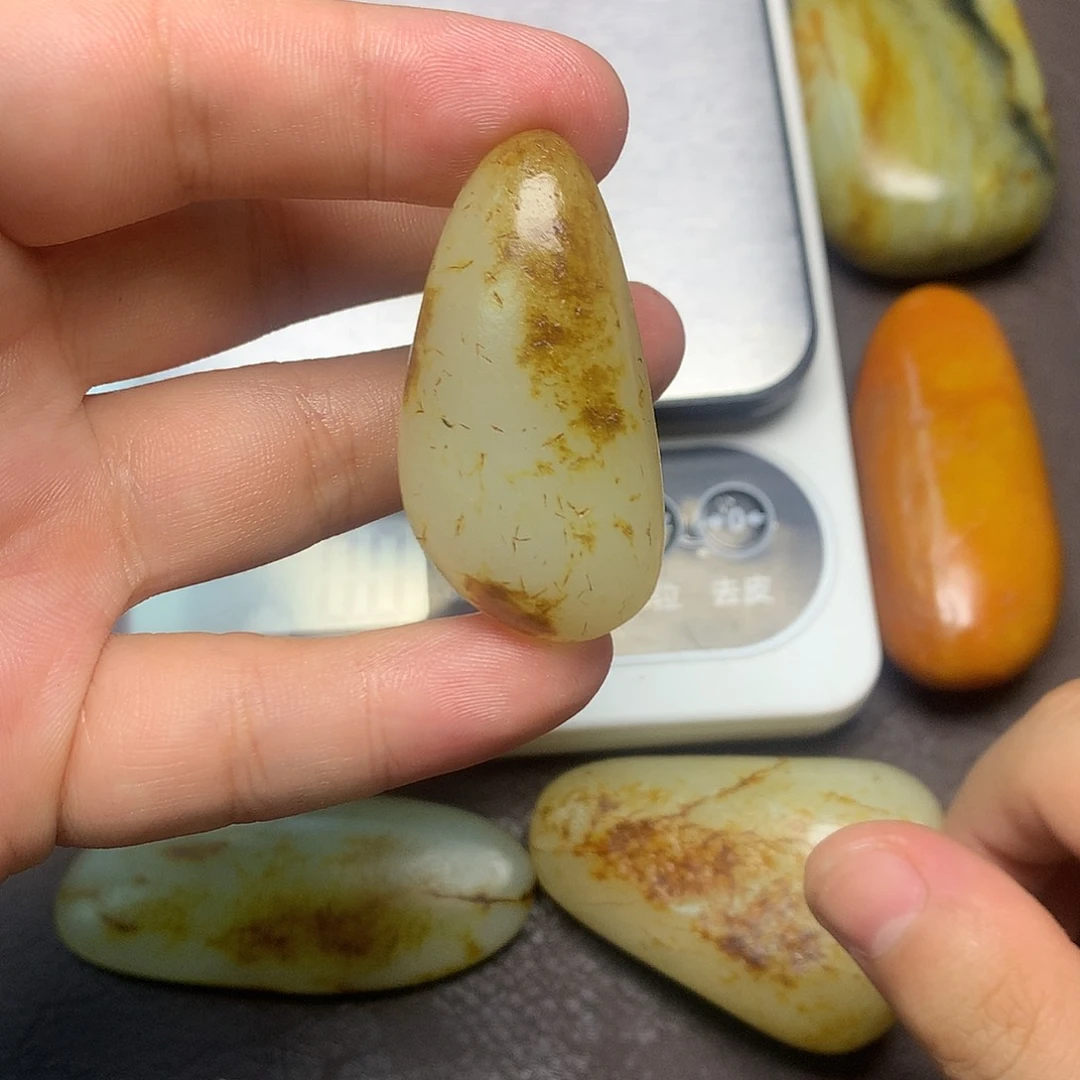 和田玉（糖玉）未镶嵌挂件