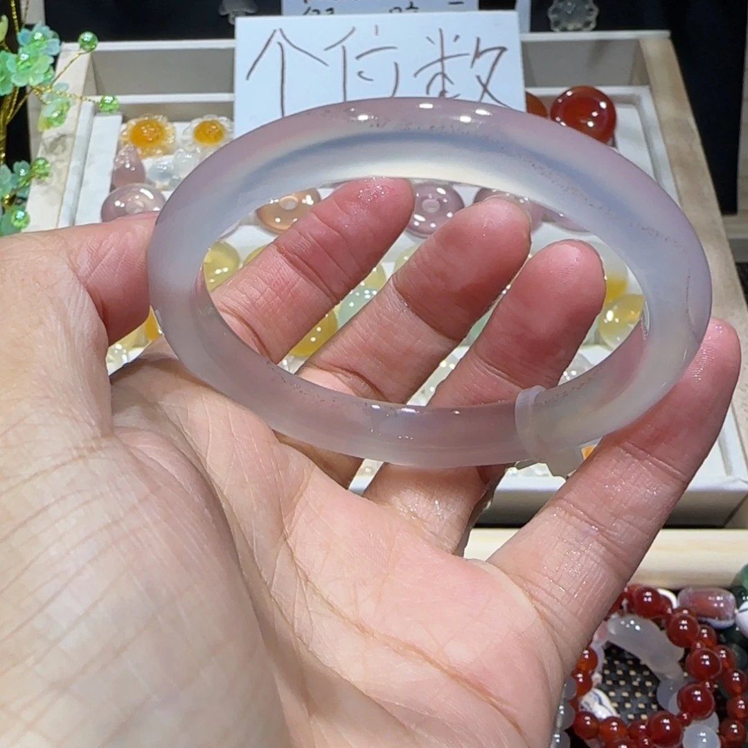 玛瑙/玉髓未镶嵌手镯飘红纱57