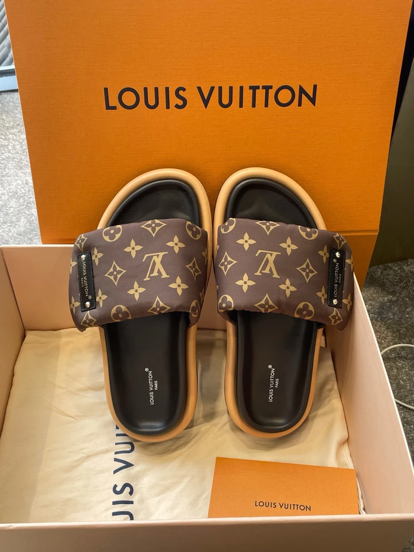 99新 LouisVuitton/路易威登 新款拖鞋/老花经典元素 尺码：37
