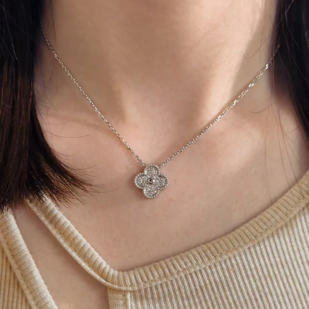 18k金满钻花花项链（多样性发其一）