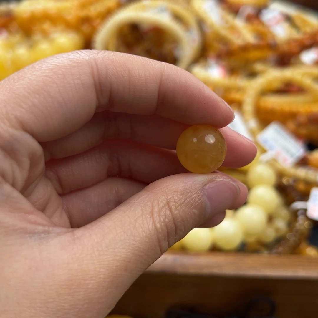 未镶嵌琥珀珠宝奇石