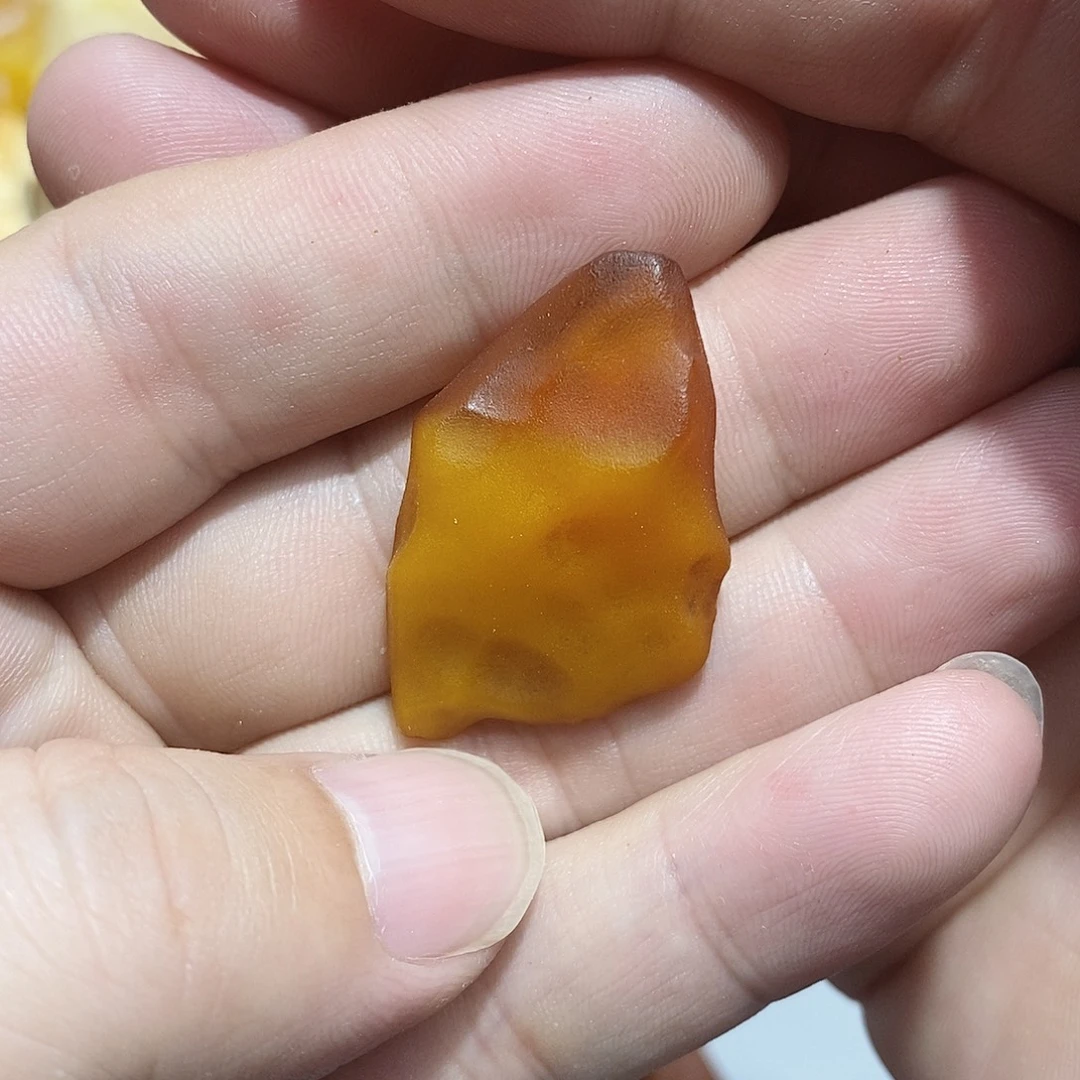 琥珀未镶嵌裸石蜜蜡原石定制