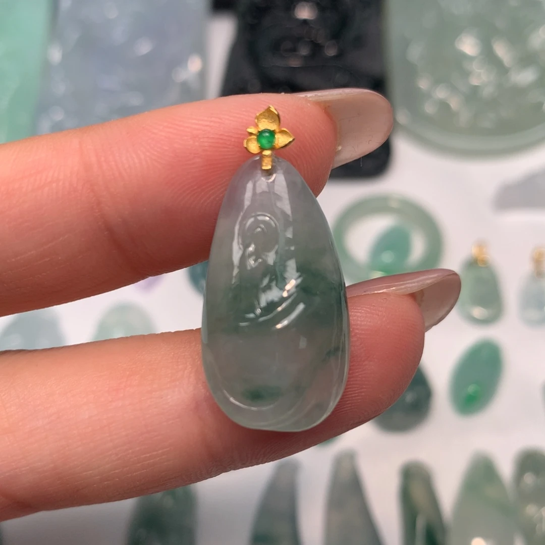 翡翠未镶嵌颈饰玉牌