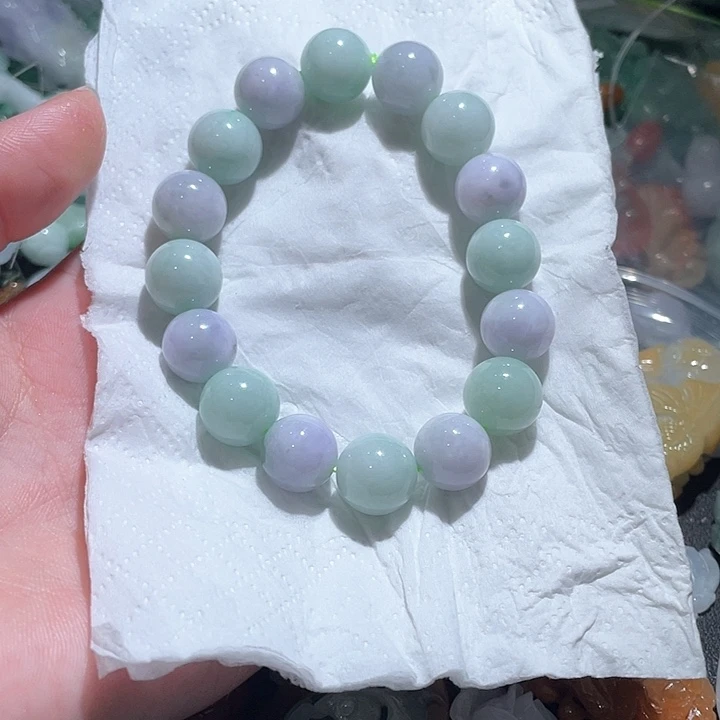 颈饰足铂镶嵌翡翠天