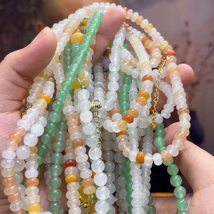 二***产石英质玉（金丝玉）未镶嵌手链