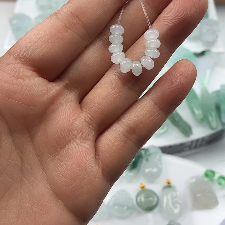 翡翠未镶嵌颈饰纯A