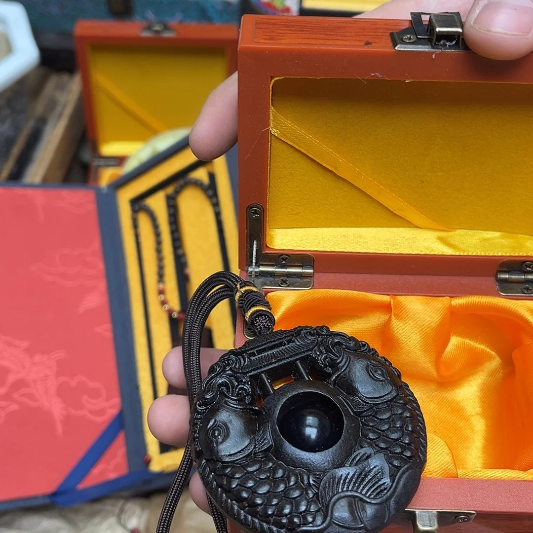 大叶紫檀（黑酸枝木类）