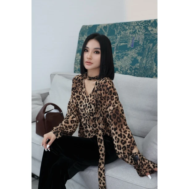 【妙妙精选】HUANGNAJI前后两穿时尚气质豹纹飘带衬衣5120054