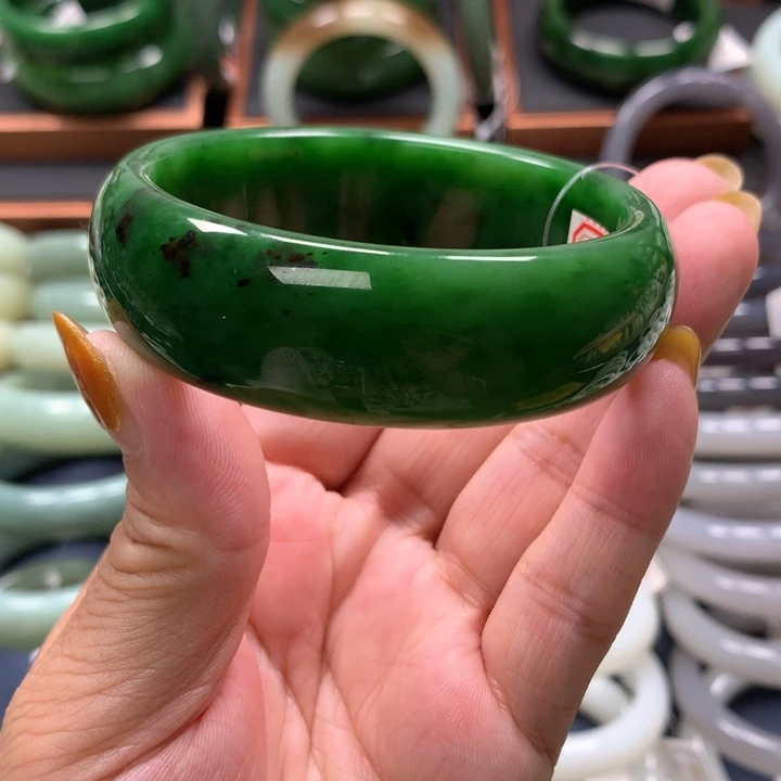 【闪购商品】未镶嵌手镯和田玉（碧玉）