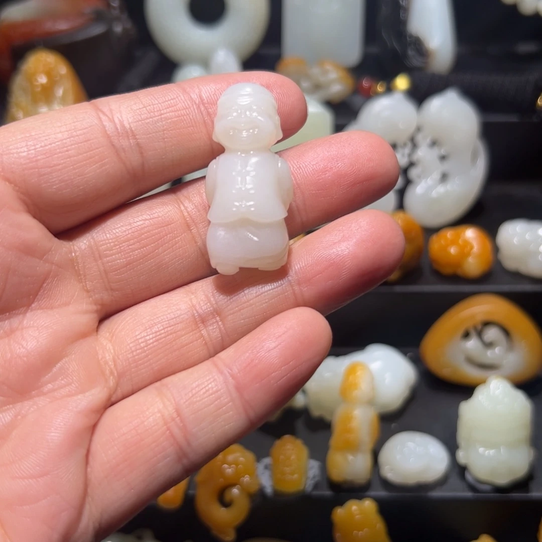 和田玉挂件未镶嵌铭