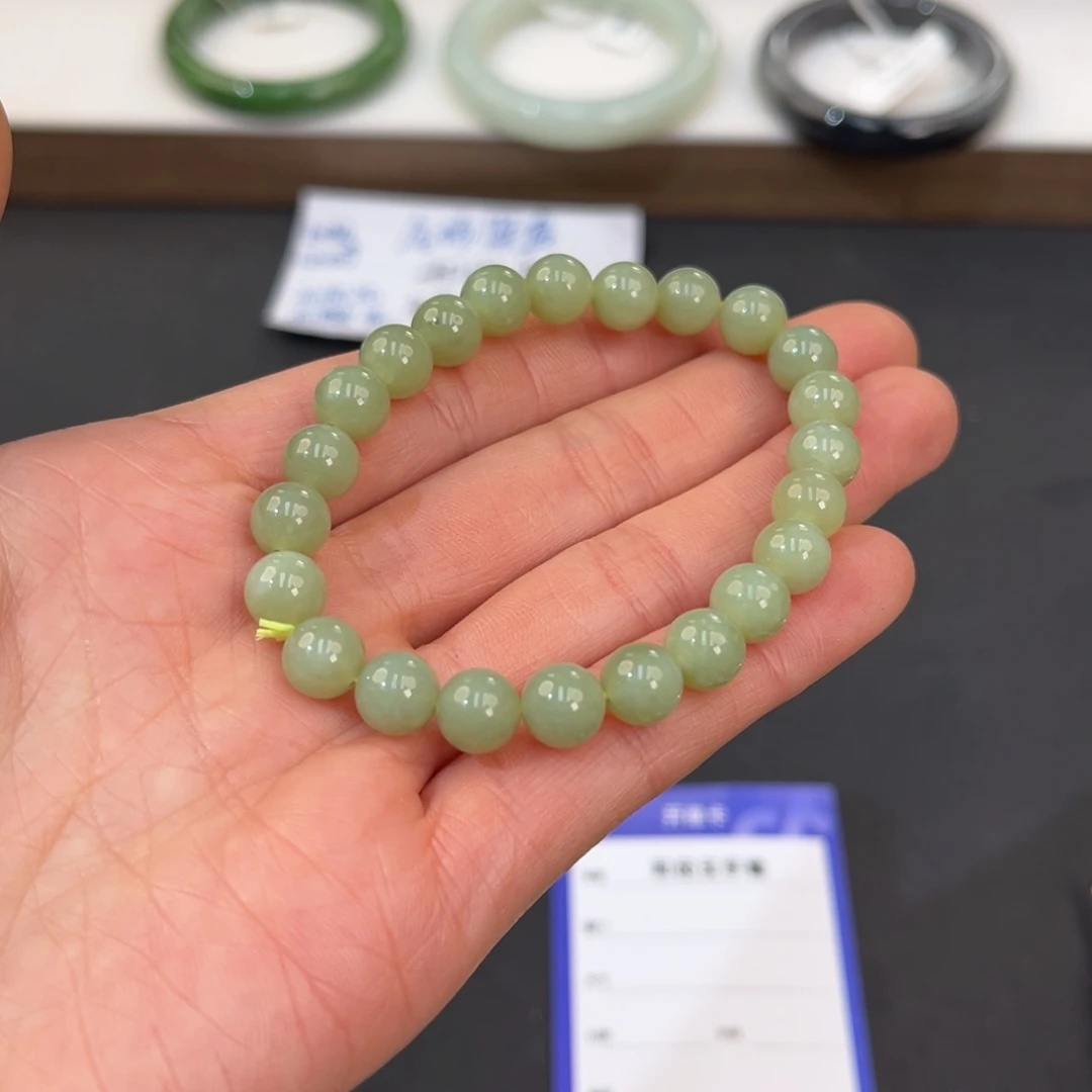 和田玉未镶嵌手镯且末奶绿