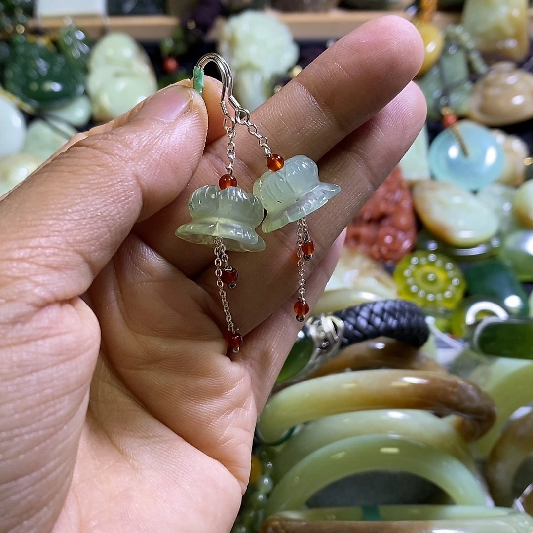 岫玉未镶嵌手镯耳环