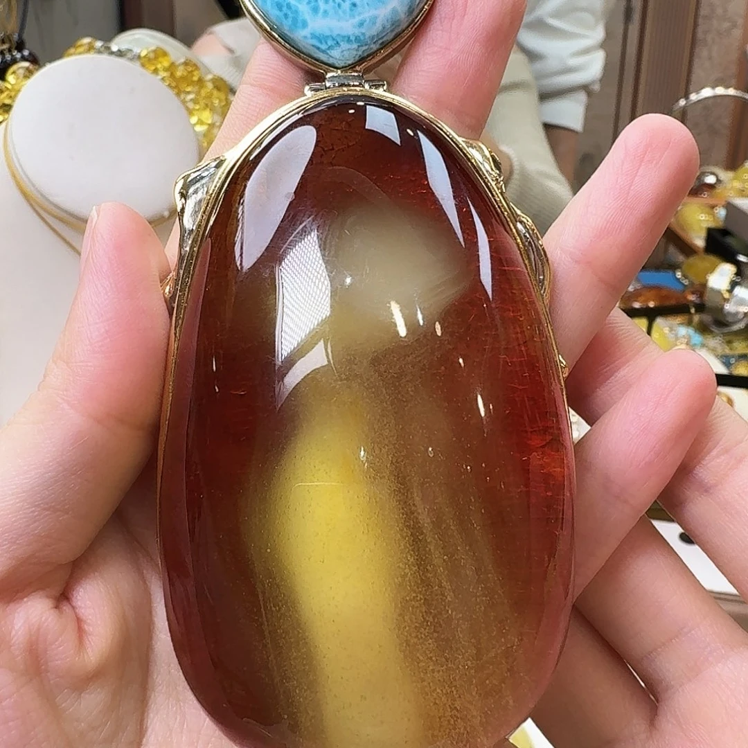 琥珀未镶嵌颈饰吊坠