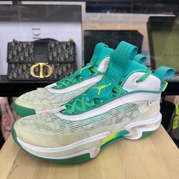 43码/aj36 郭艾伦/55086/篮球鞋/无原盒/DM0796-107