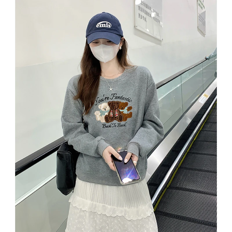 小熊刺绣套头卫衣女秋季2025爆款新款宽松慵懒风无帽圆领长袖上衣