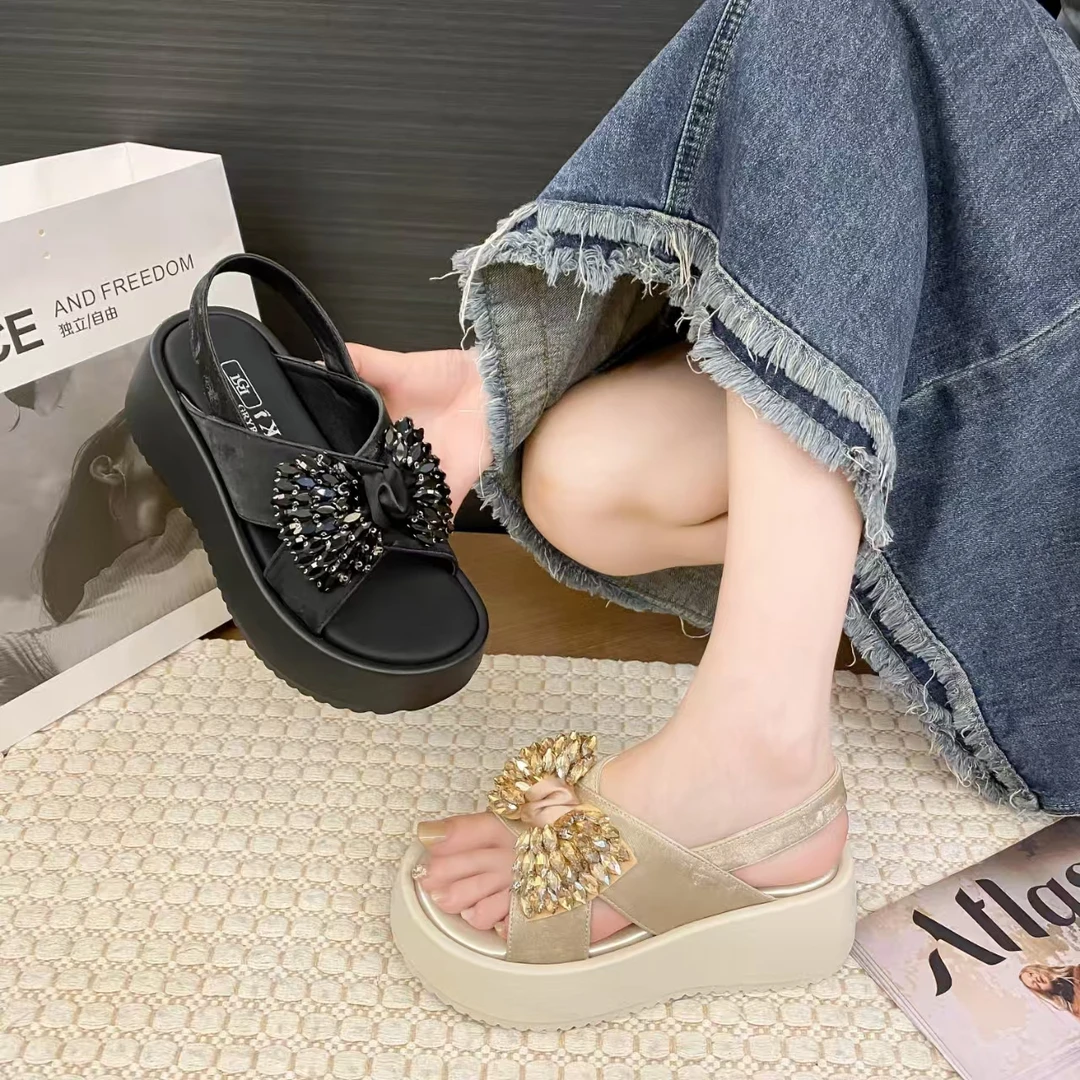 8890纳帕脚环绑带韩版包头拖休闲风小众职场休闲钻