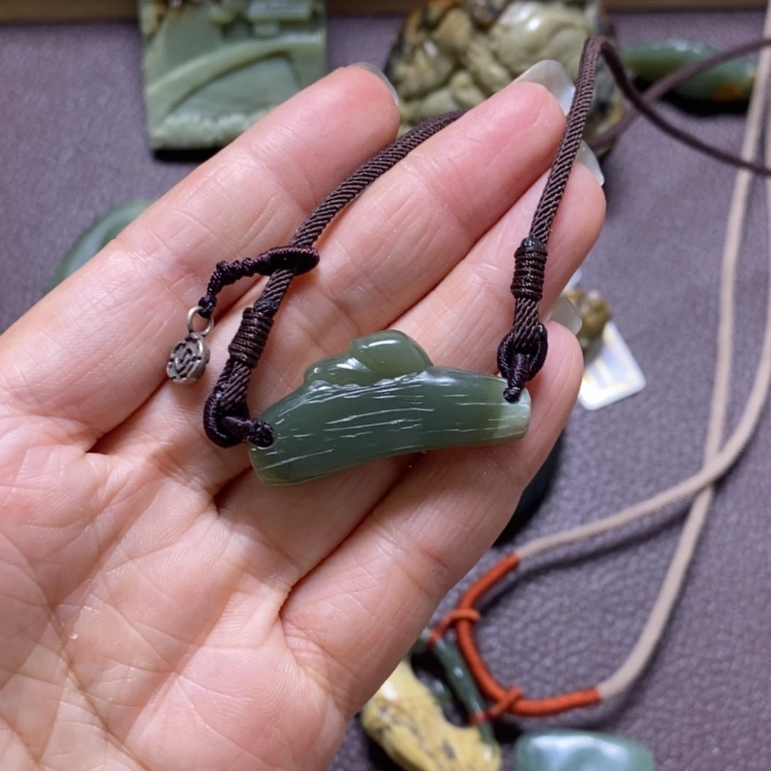 岫岩河磨玉（透闪石质玉）挂件未镶嵌