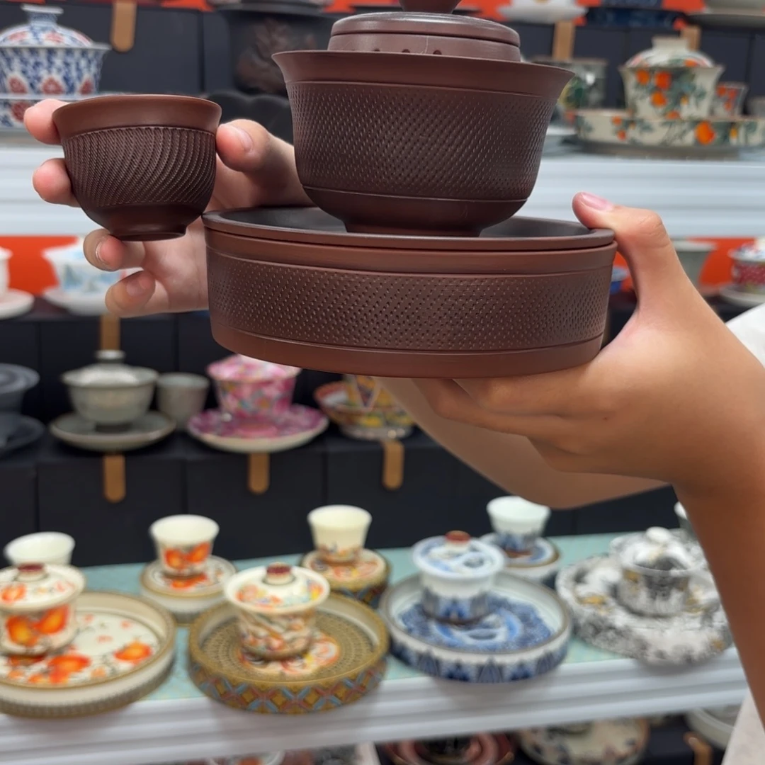 高端大气中蕴含大量水分