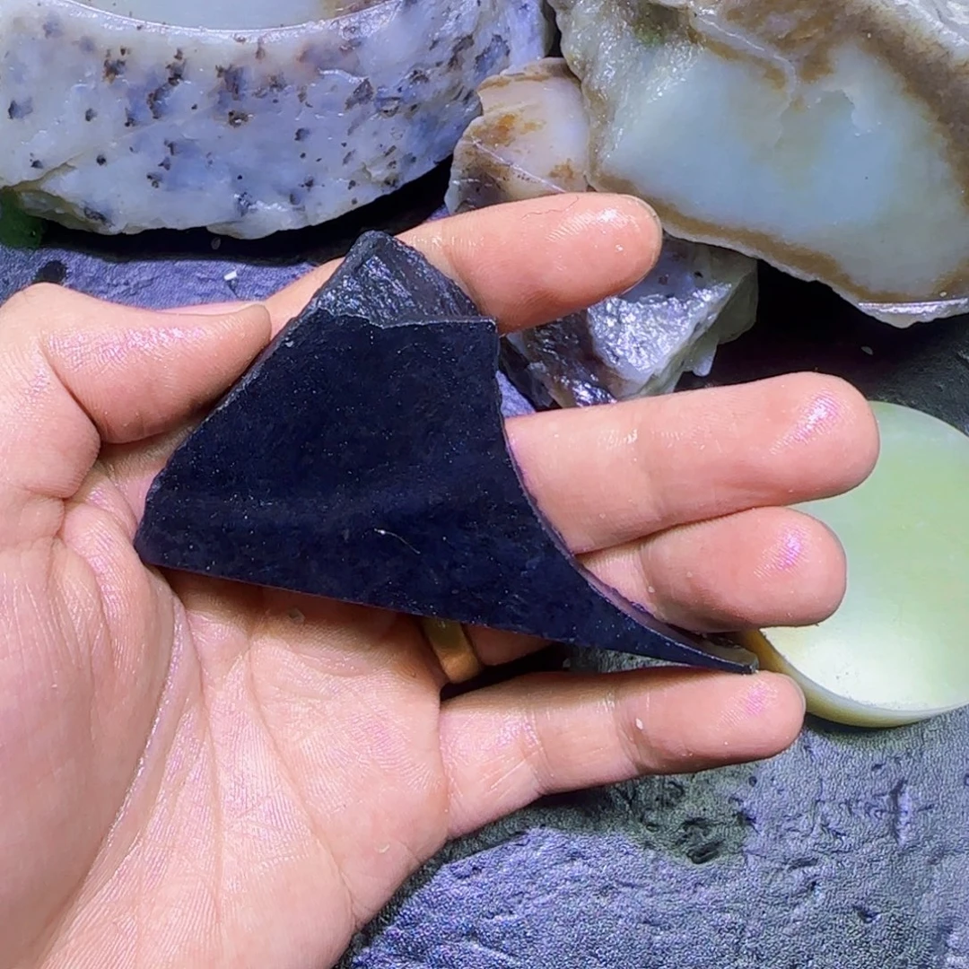 和田玉未镶嵌珠宝半成品