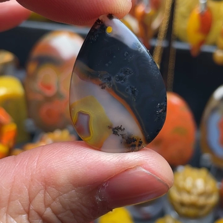 玛瑙/玉髓颈饰未镶嵌