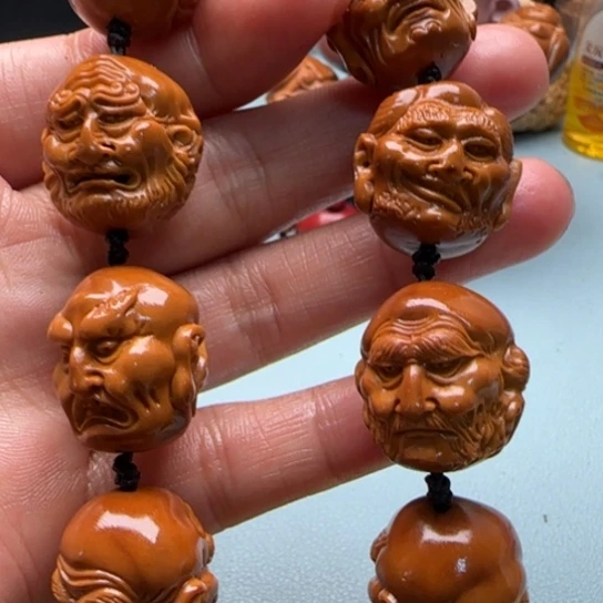 橄榄核手串雕刻工艺