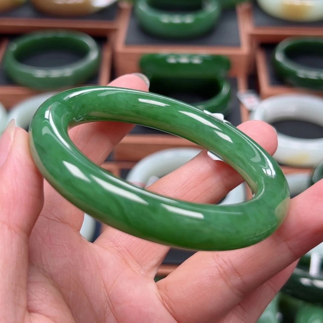 未镶嵌手镯和田玉（碧玉）