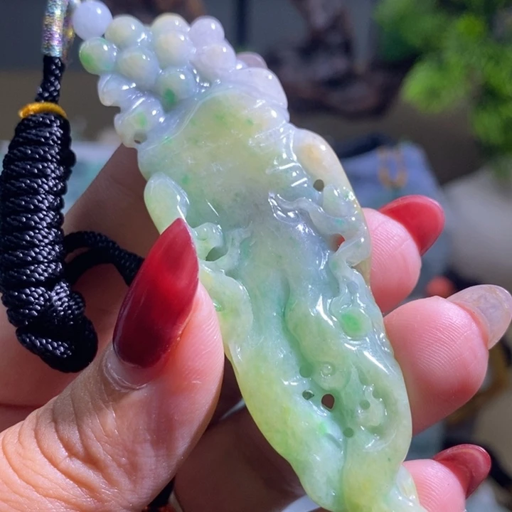 【闪购商品】翡翠未镶嵌颈饰人参