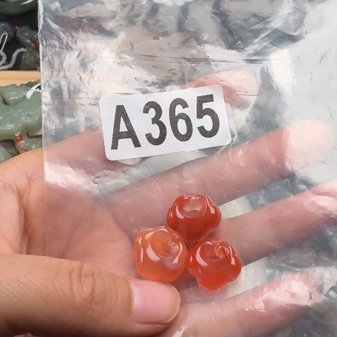 南红玛瑙未镶嵌珠宝奇石