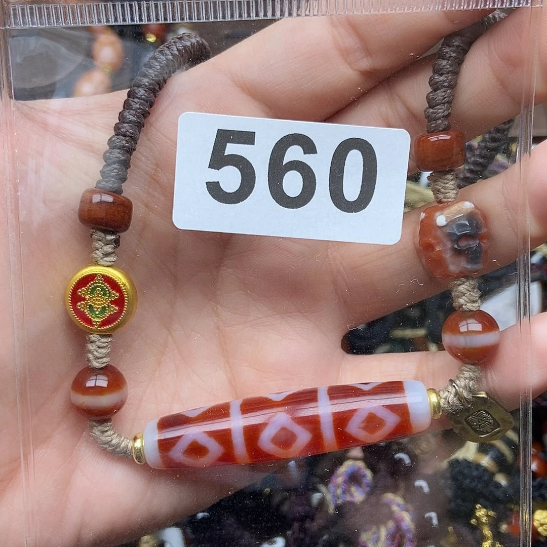 丽****未镶嵌颈饰玛瑙/玉髓