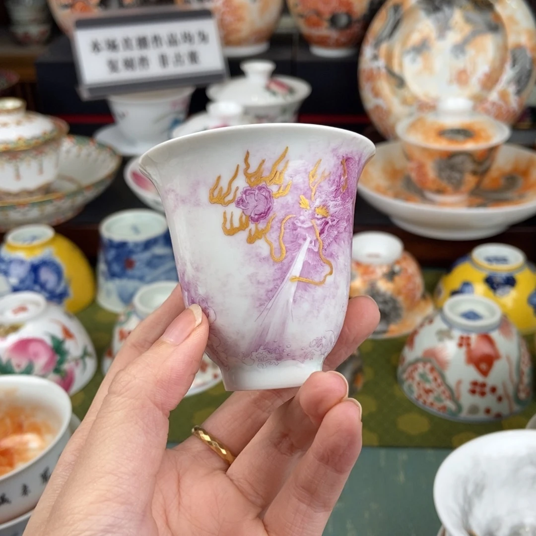 陶瓷的设计师是一个人的