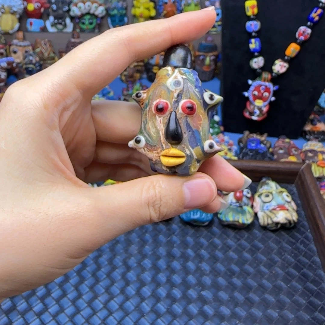 琉璃非金属玻璃颈饰娃娃瑕疵款不退换