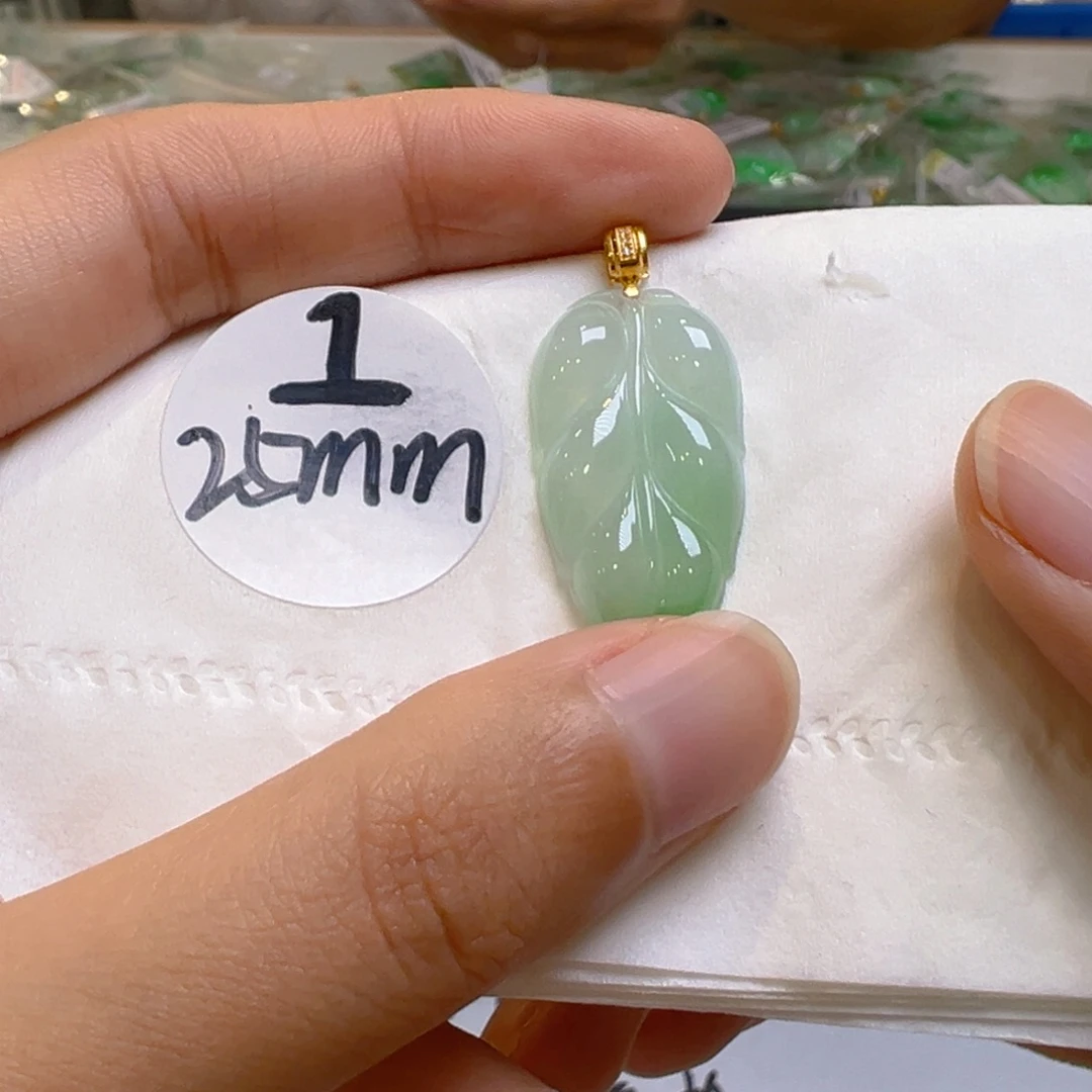 吊坠(不含链)18K金镶嵌翡翠